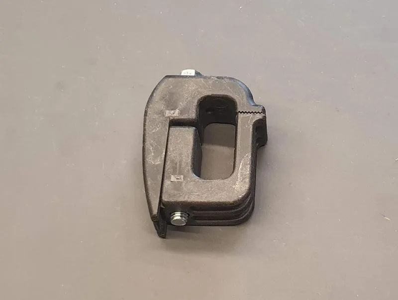 Kastikatte kinnitusklamber